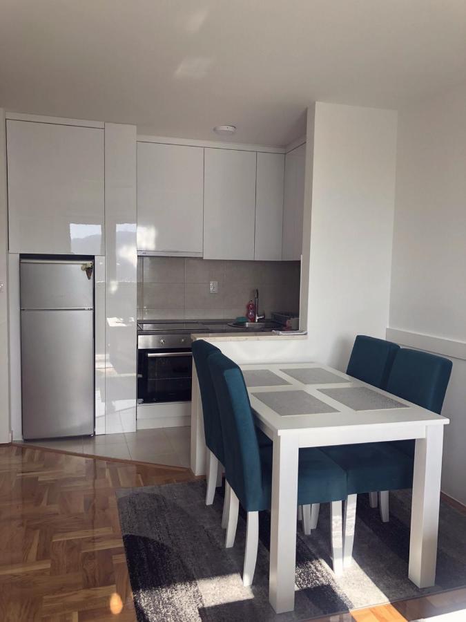 Apartman Victoria Lukavica Luaran gambar