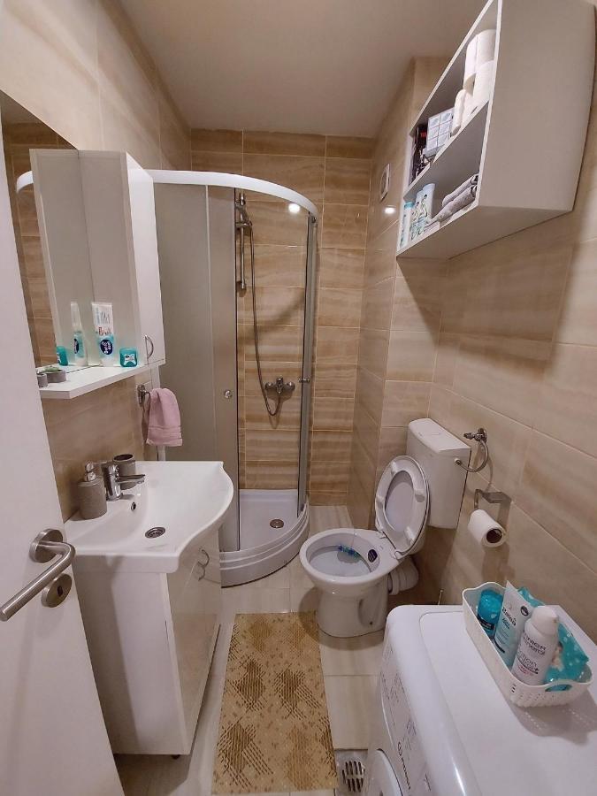 Apartman Victoria Lukavica Luaran gambar