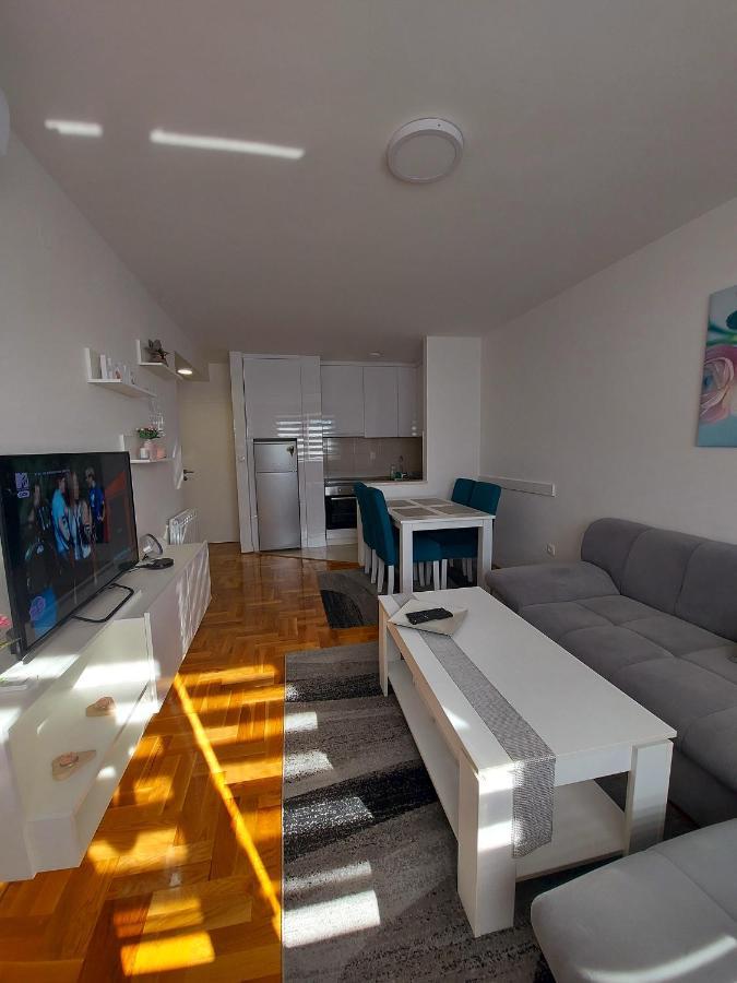 Apartman Victoria Lukavica Luaran gambar
