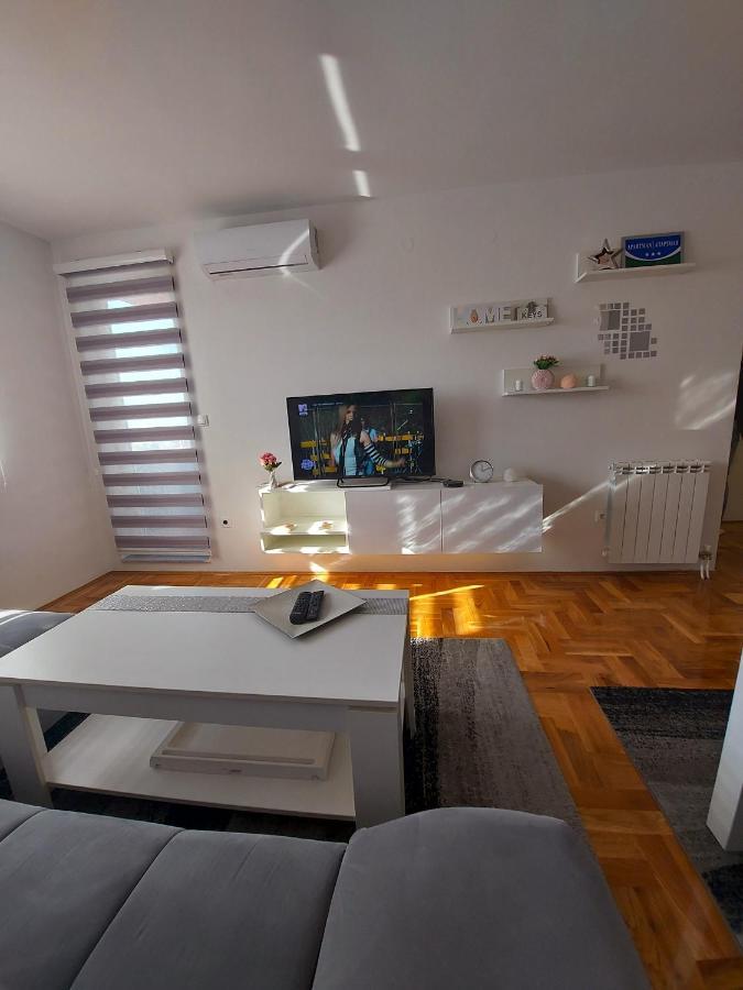 Apartman Victoria Lukavica Luaran gambar