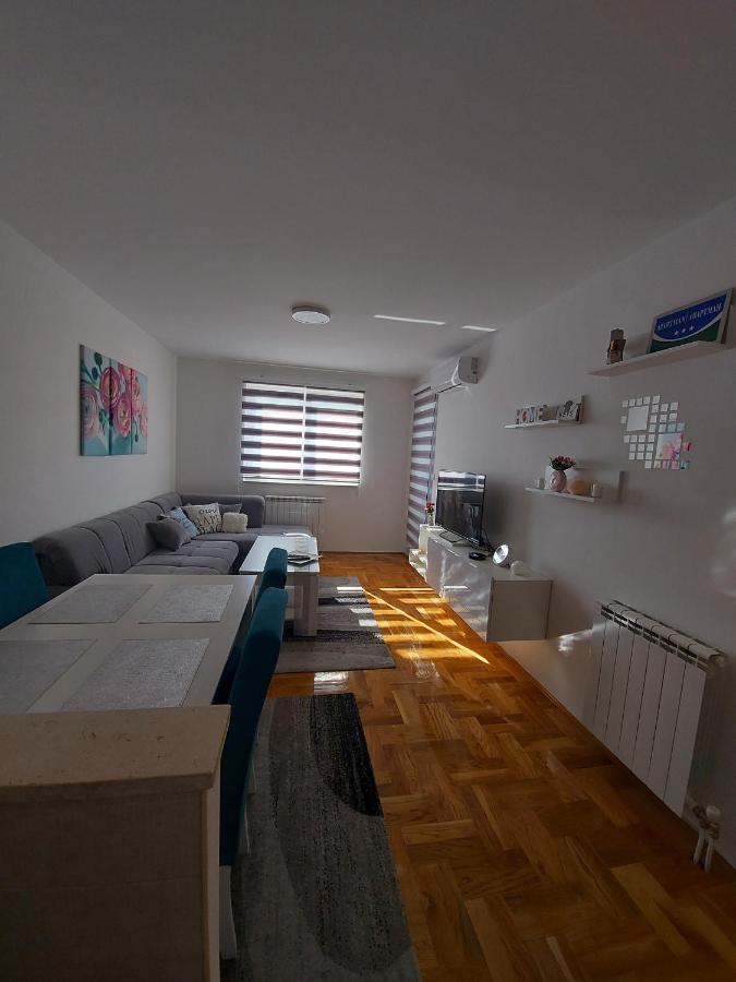 Apartman Victoria Lukavica Luaran gambar