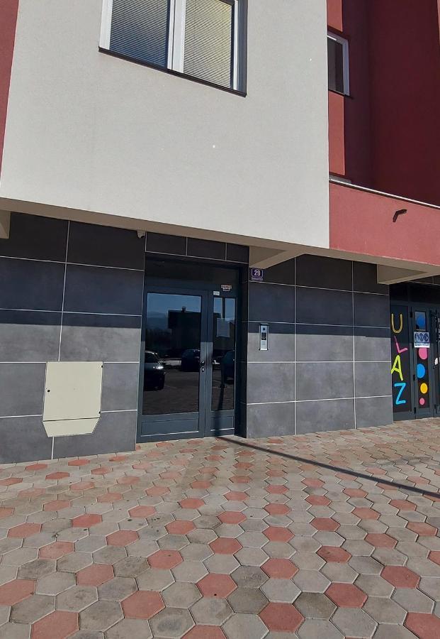 Apartman Victoria Lukavica Luaran gambar