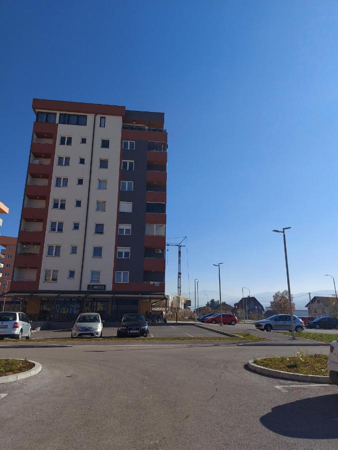 Apartman Victoria Lukavica Luaran gambar